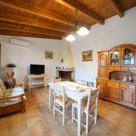 Apartamento L'Oliveto Nuxis Exterior foto